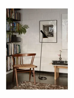 Lattiavalaisimet|Louis Poulsen AJ-lattiavalaisin MUSTA