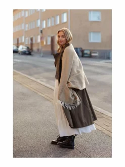 Huovat & Päiväpeitot|Lapuan Kankurit Arvo-taskullinen villahuopa 60 x 180 cm 1 WHITE-NATURE&APOS;S BEIGE