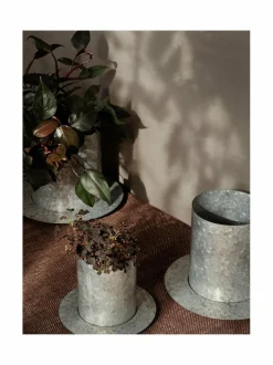 Ruukut & Istutusastiat|Ferm Living Auran Large -rautaruukku GALVANIZED