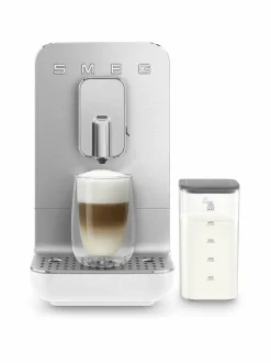 Kahvin- & Vedenkeittimet|Smeg BCC13BLMEU- täysautomaattinen kahvikone ja maidonvaahdotin WHITE