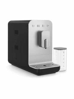 Kahvin- & Vedenkeittimet|Smeg BCC13BLMEU- täysautomaattinen kahvikone ja maidonvaahdotin BLACK