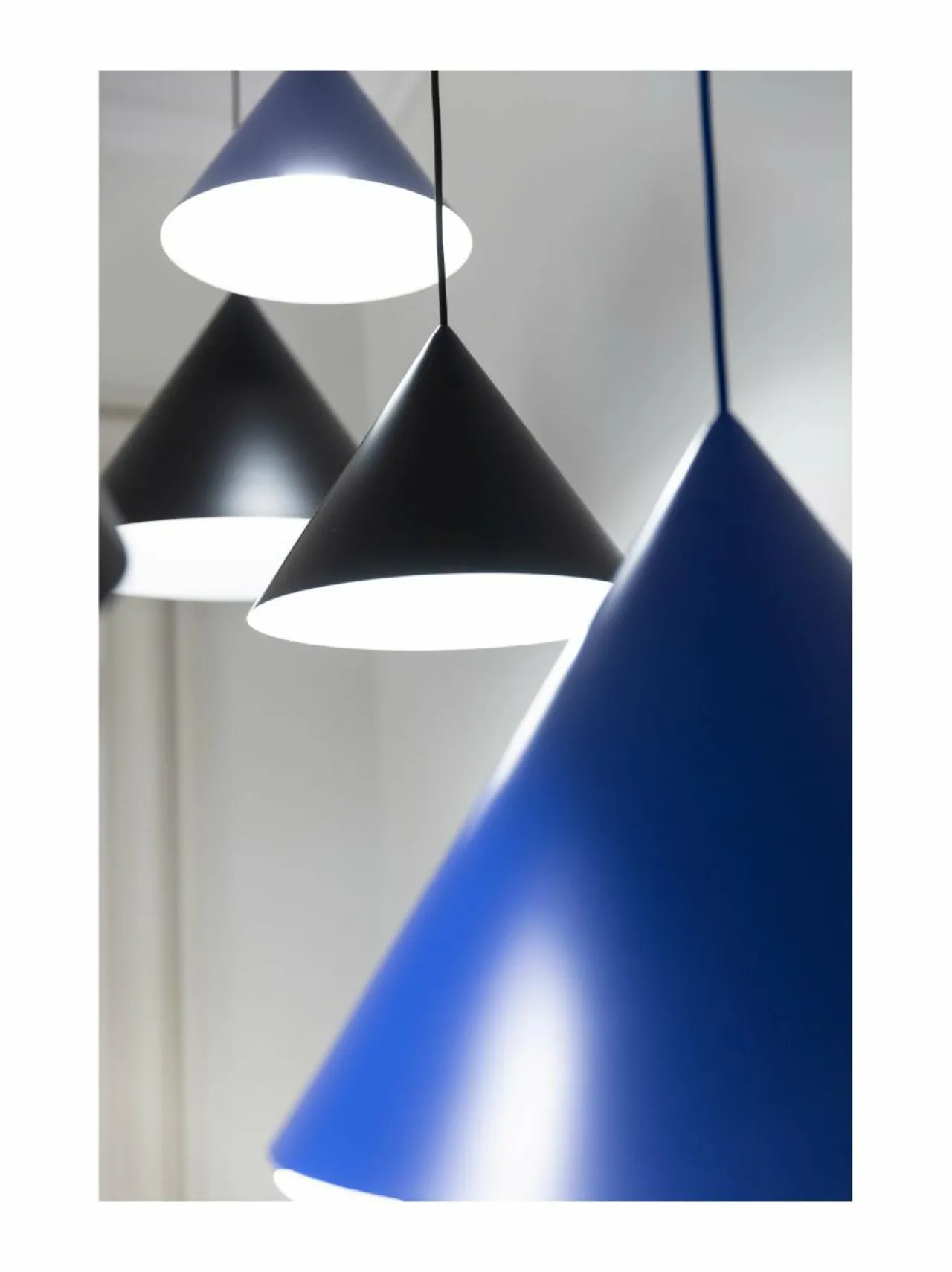 Kattovalaisimet|Frandsen Benjamin-riippuvalaisin Ø 30 cm MATT BLACK