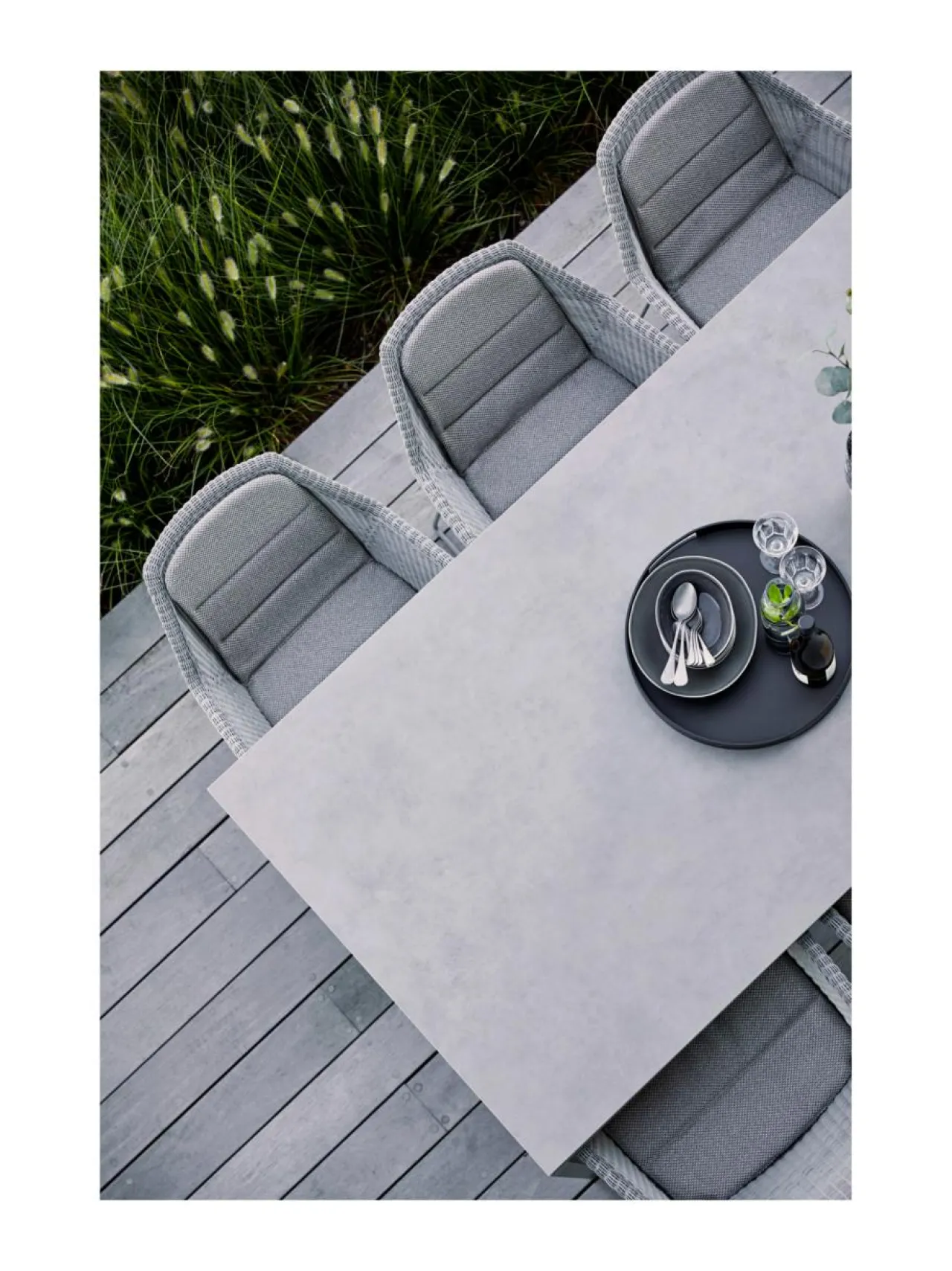 Puutarhakalusteet & Pehmusteet|Cane-Line Breeze-tuolin tyyny, kelkkajalkaiseen malliin VAALEANHARMAA