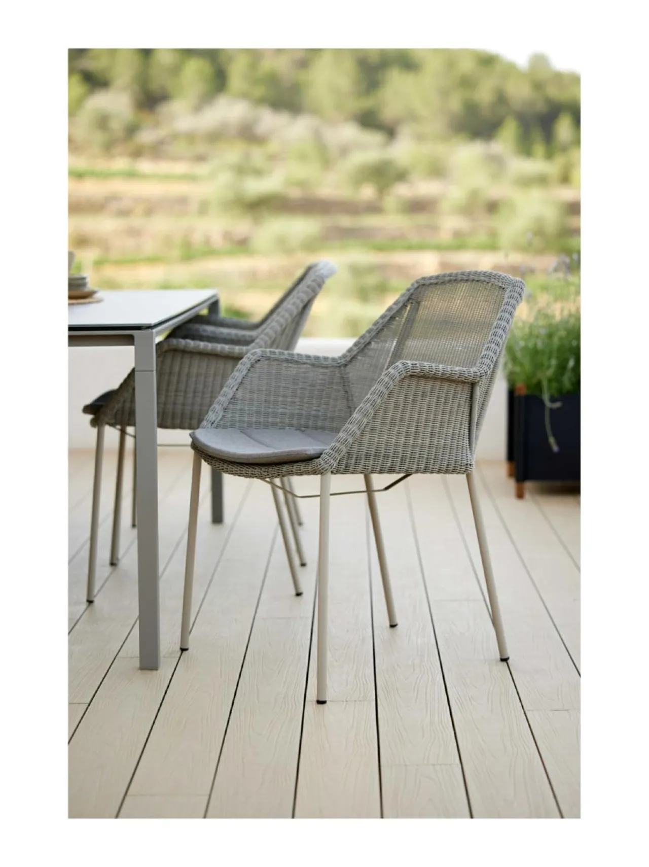 Puutarhakalusteet & Pehmusteet|Cane-Line Breeze-tuolin tyyny, nelijalkaiseen malliin MUSTA