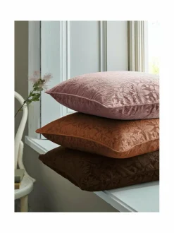 Sisustustyynyt|William Morris At Home Cushion Strawberry Thief Embossed -sisustustyyny 50 x 50 cm 76 EMPOSSED SAFFRON