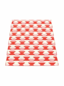Matot|Pappelina Dana-muovimatto 70 x 100 cm CORAL RED/PIGLET (KORALLI)