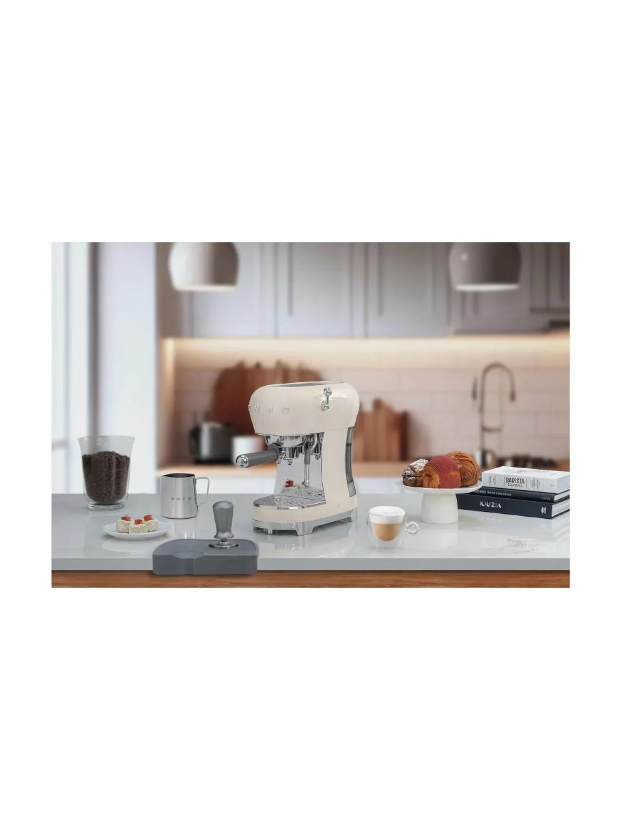 Kahvin- & Vedenkeittimet|Smeg ECF02-espressokone CREAM