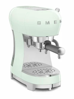 Kahvin- & Vedenkeittimet|Smeg ECF02-espressokone PASTEL GREEN