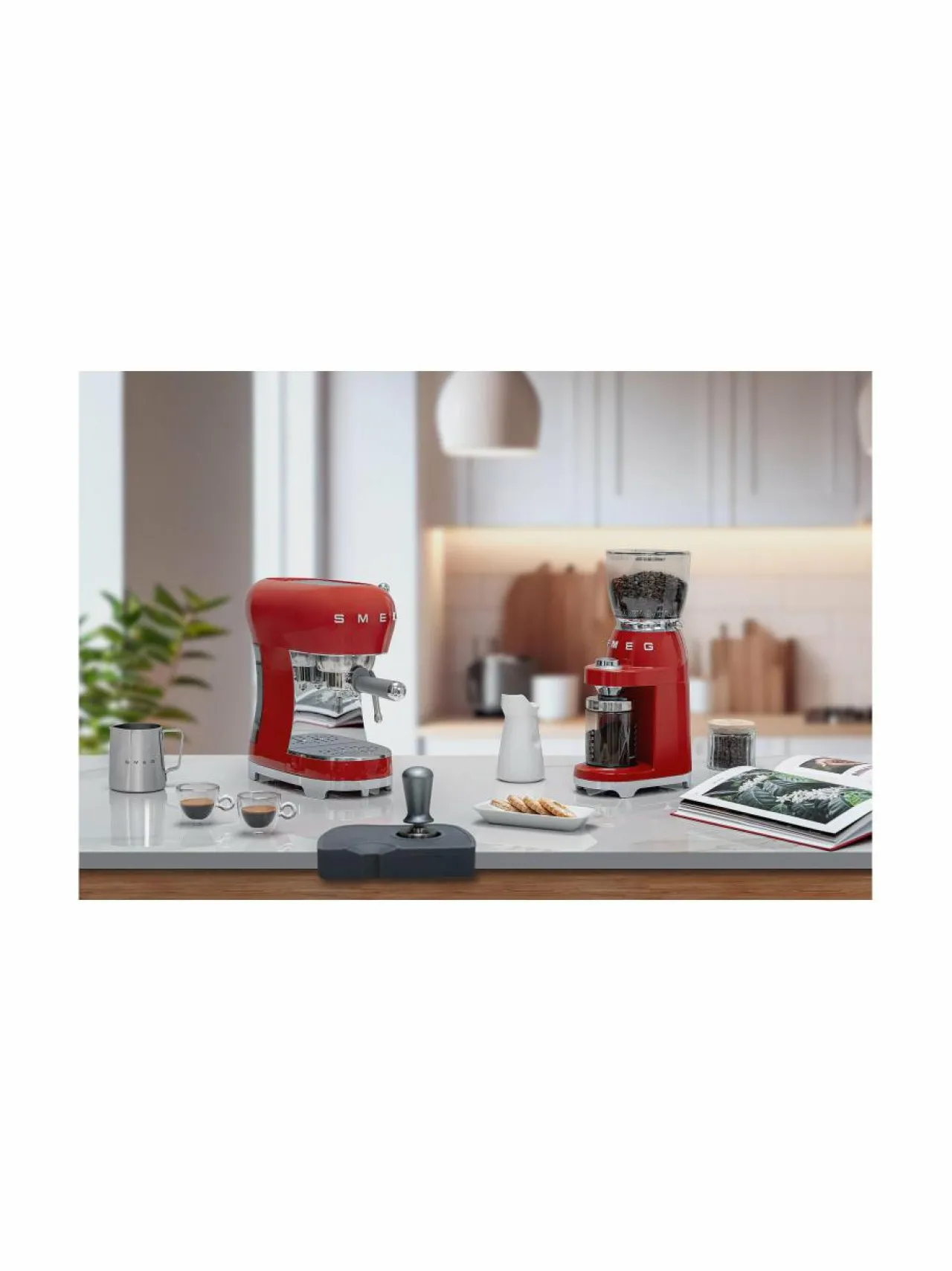 Kahvin- & Vedenkeittimet|Smeg ECF02-espressokone RED