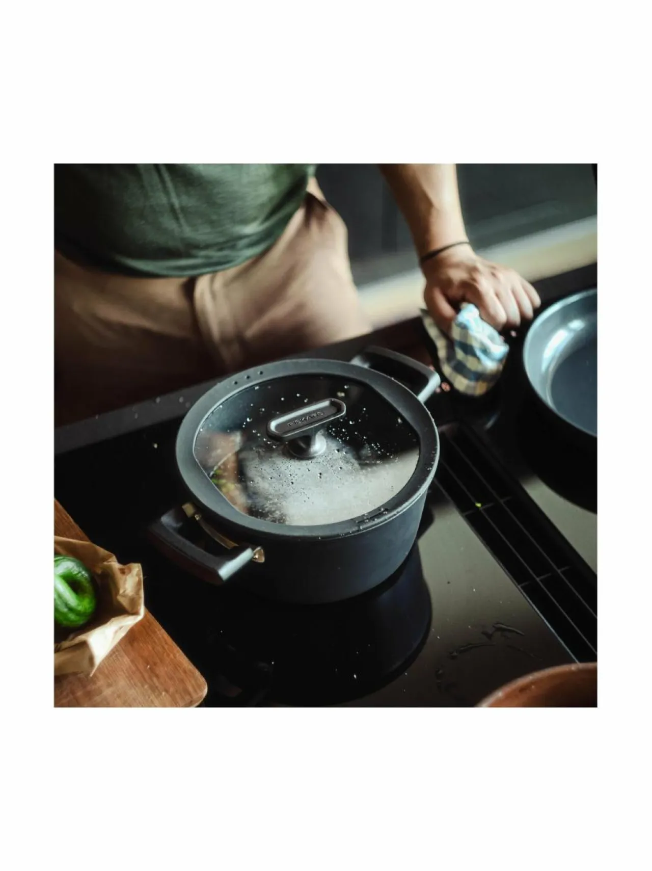 Keitto- & Paistoastiat|Fiskars Hard Face -kattila 3,5 l BLACK