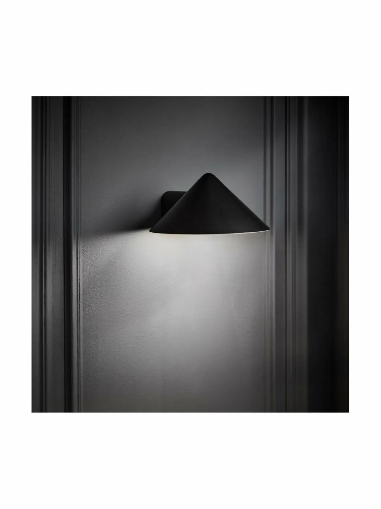 Seinävalaisimet|Frandsen Grasp-seinävalaisin MATT BLACK