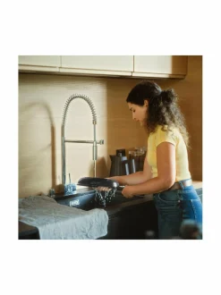 Keitto- & Paistoastiat|Fiskars Hard Face -paistinpannu ⌀28 cm BLACK