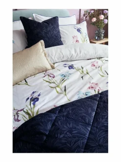 Liinavaatteet|Laura Ashley Hawling Irises -satiinipussilakanasetti 65 GRAPE PURPLE