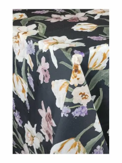 Sisustustyynyt|Huovat & Päiväpeitot|Pentik Helmililja-pöytäliina 145 x 250 cm DARK GREY