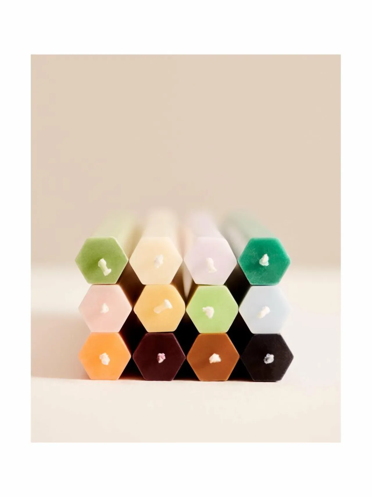 Kynttilät & Lyhdyt|HAY Hexagon Candle Pastel -steariinikynttilä, 4 kpl MULTI