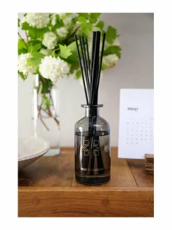 Huonetuoksut & Tuoksukynttilät|Max Benjamin Irish Leather & Oud Luxury -diffuuseri 150 ml LIGHT TERRACOTTA