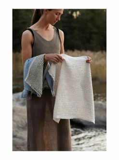 Kylpyhuonetekstiilit|Lapuan Kankurit Kuohu-pyyhe 81 WHITE-LINEN