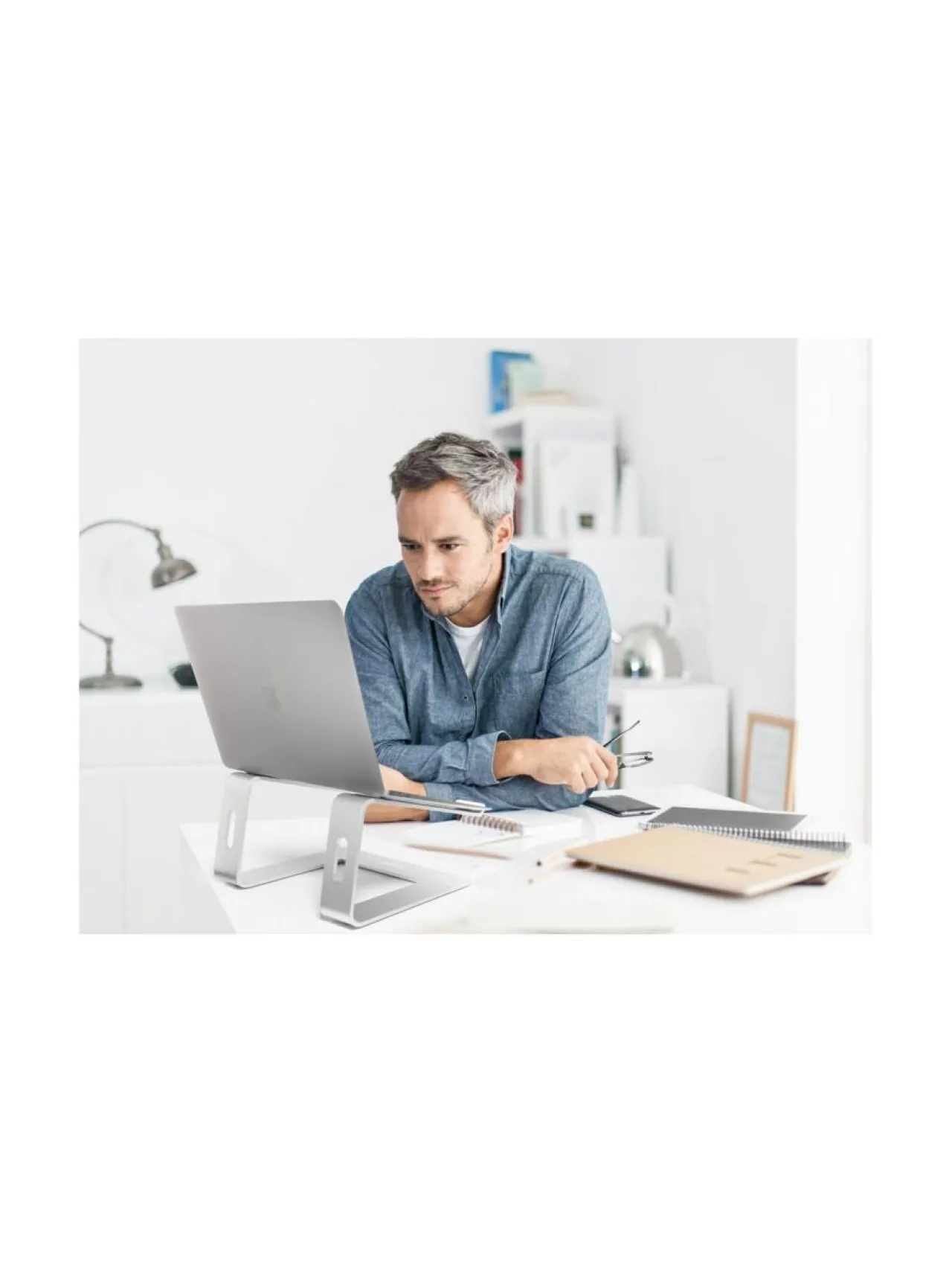 Tietokonetarvikkeet|Laut work station PRO