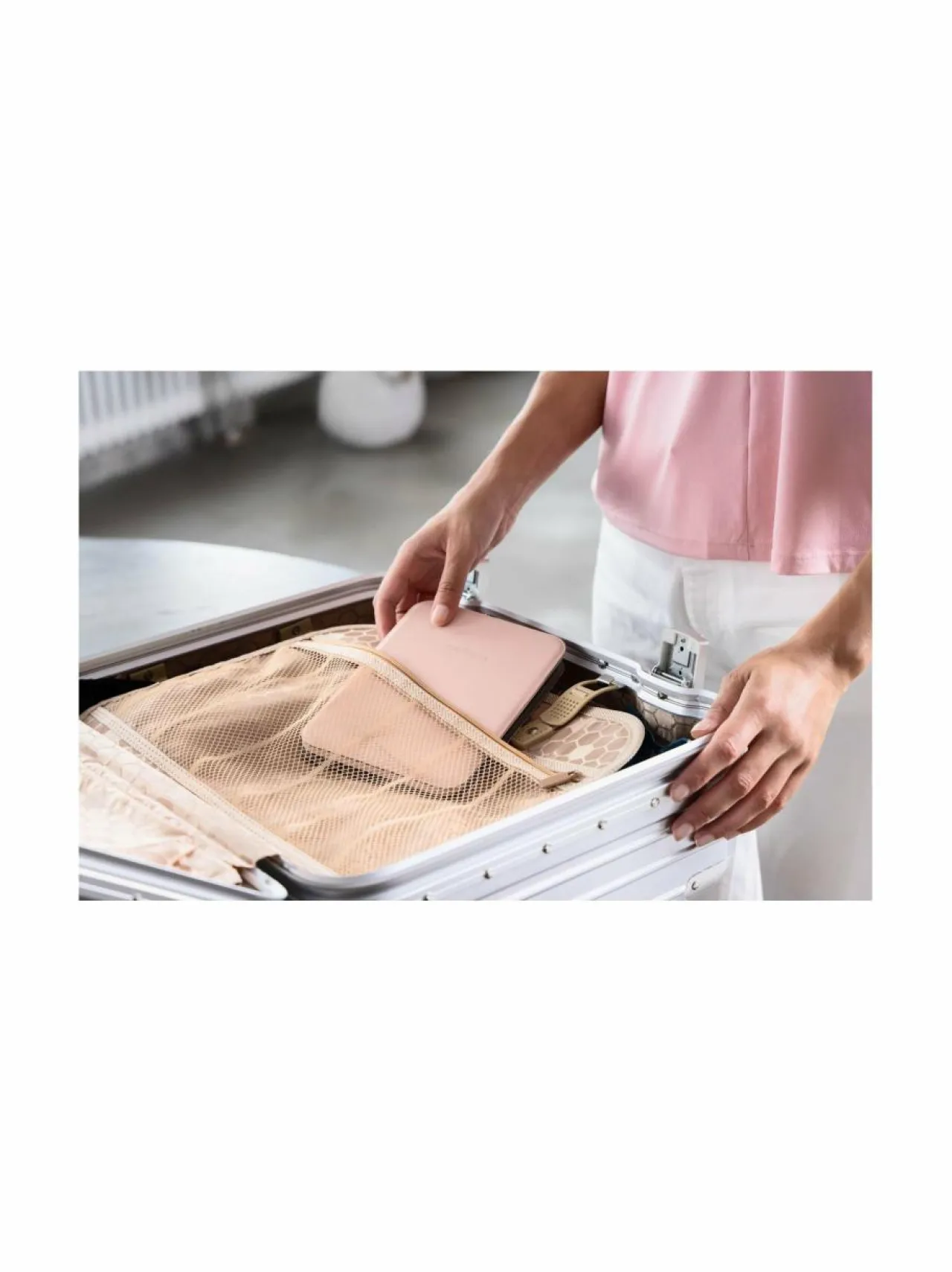 Kauneudenhoito|Medisana LED tablet mirror -meikkipeili ROSE