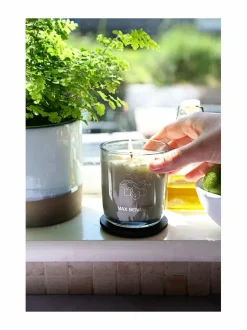 Huonetuoksut & Tuoksukynttilät|Max Benjamin Lemongrass and Ginger -luksuskynttilä kannella 210 g LIGHT YELLOW