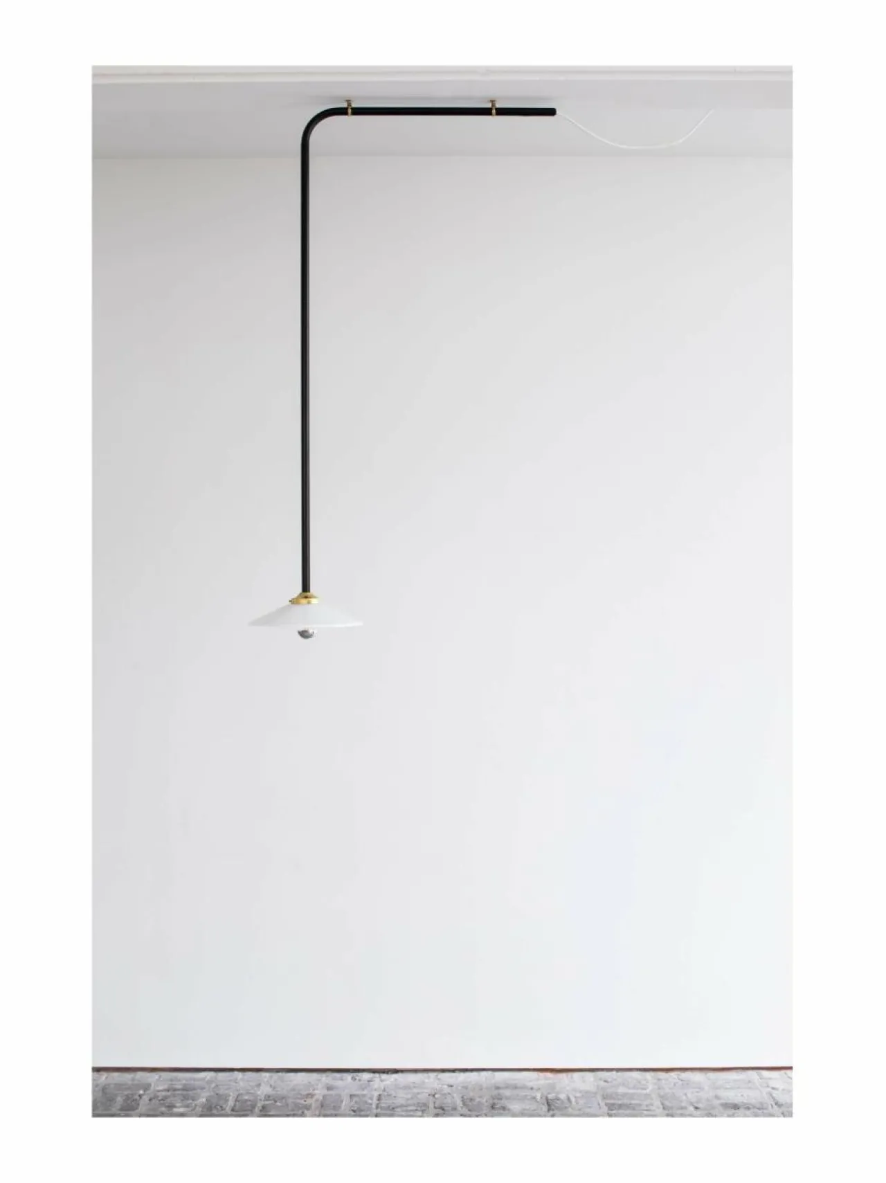 Kattovalaisimet|valerie_objects N°2-kattovalaisin M BRASS