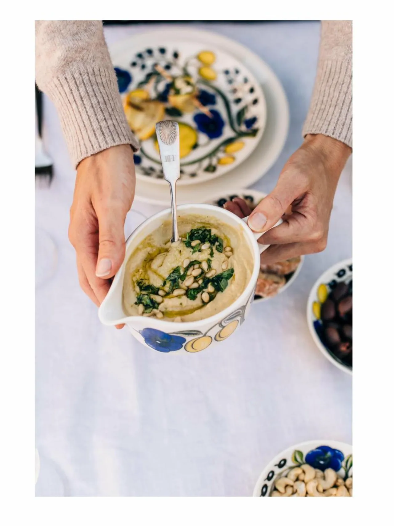 Tarjoiluastiat|Arabia Paratiisi-kaadin, pieni WHITE, BLUE, YELLOW, GREEN