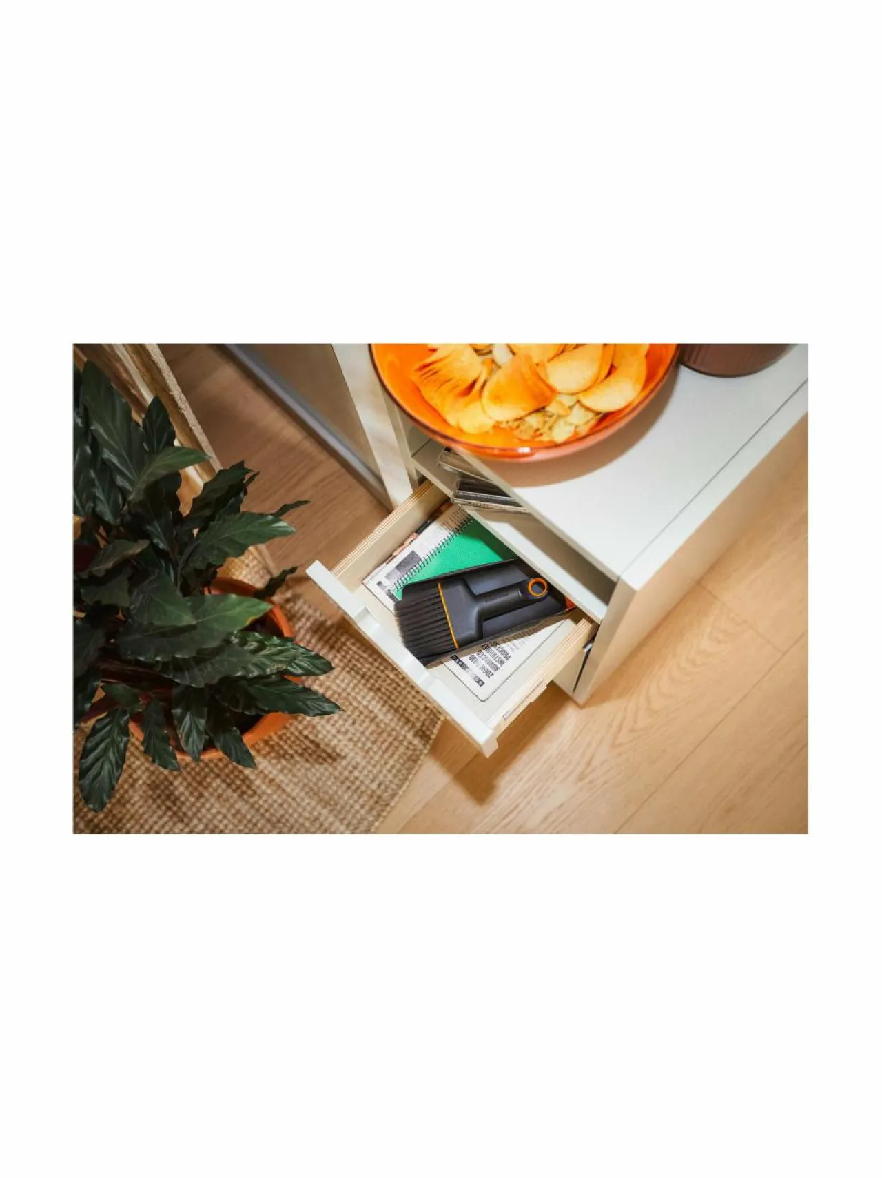 Työkalut|Fiskars Planting Set - multakauha ja harja BLACK