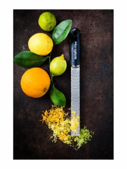 Keittiötarvikkeet|Microplane Premium-raastin MUSTA