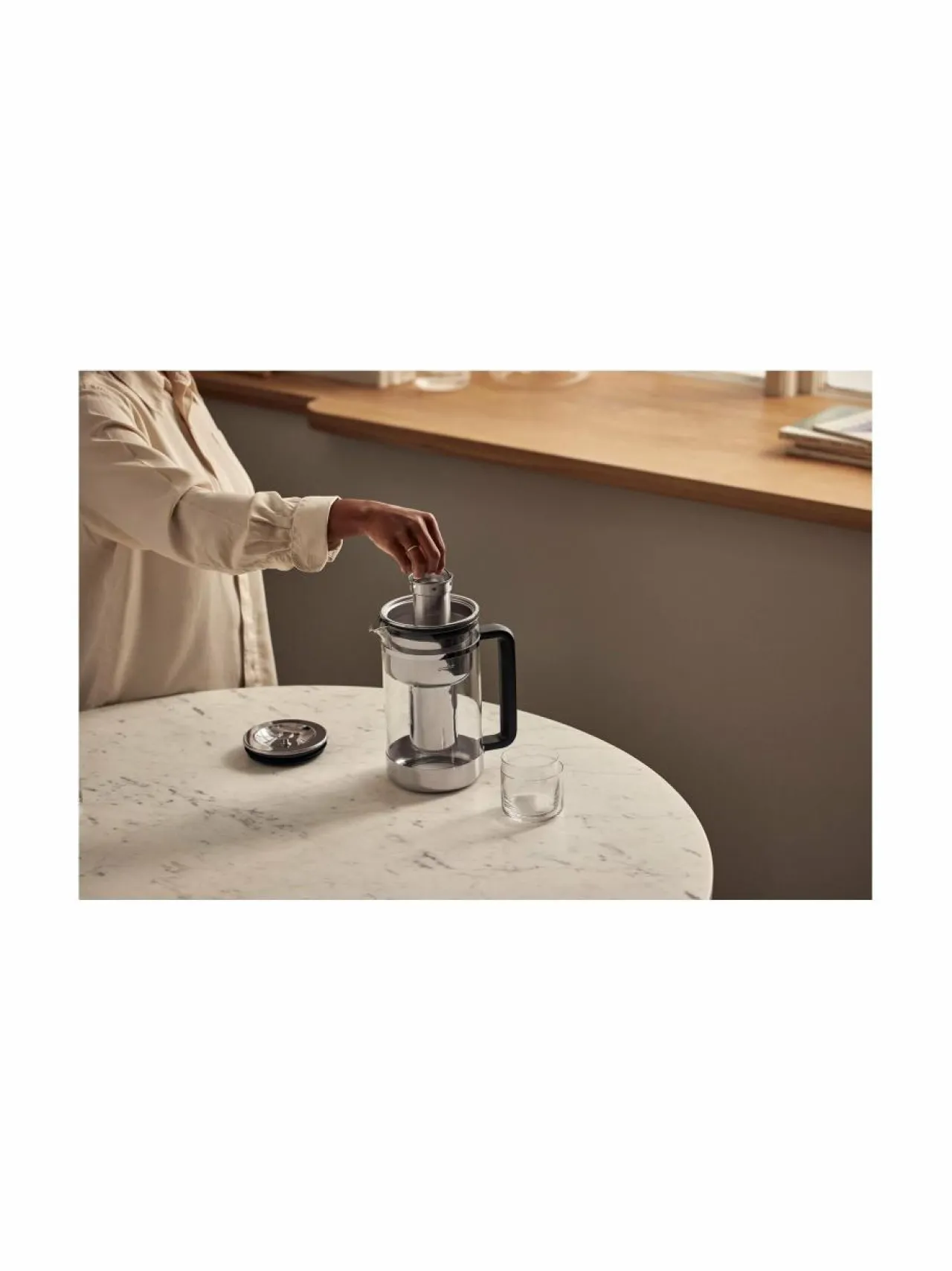 Kahvin- & Vedenkeittimet|Aarke Purifier Water Pitcher Large -vedensuodatinkannu TRANSPARENT