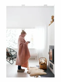 Huovat & Päiväpeitot|Lapuan Kankurit Revontuli -mohairvillahuopa 72 RUST-ROSE