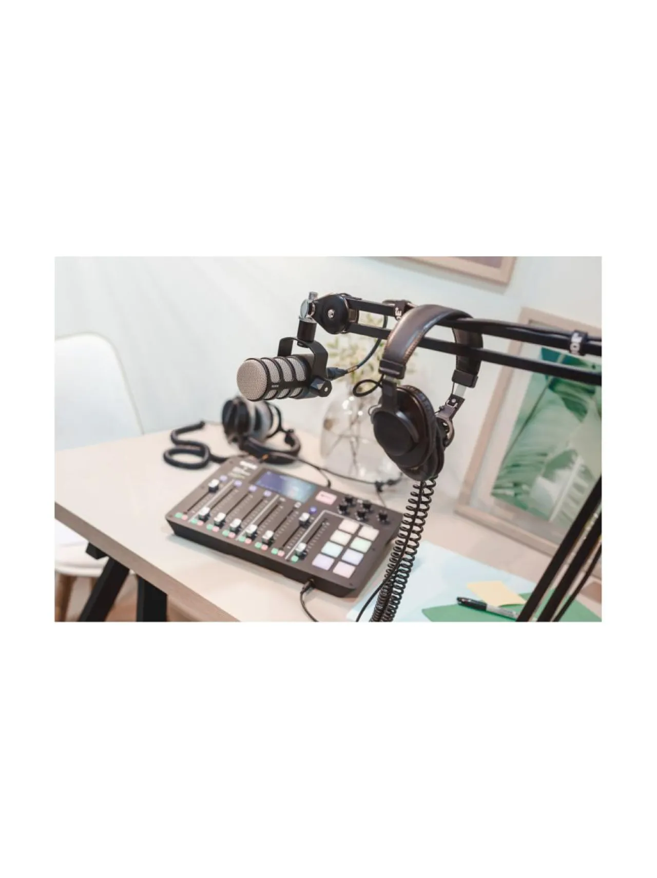 Kamerat|Rode PodMic -mikrofoni