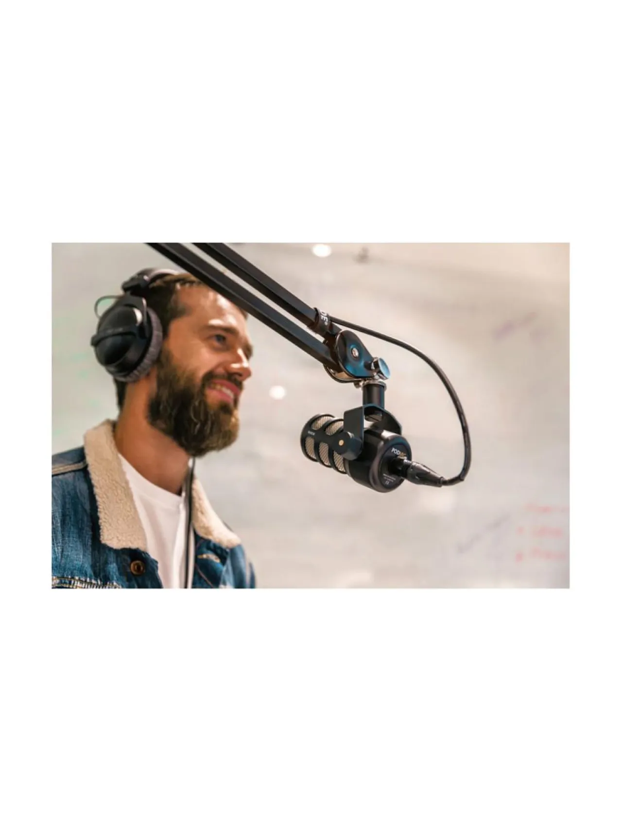 Kamerat|Rode PodMic -mikrofoni