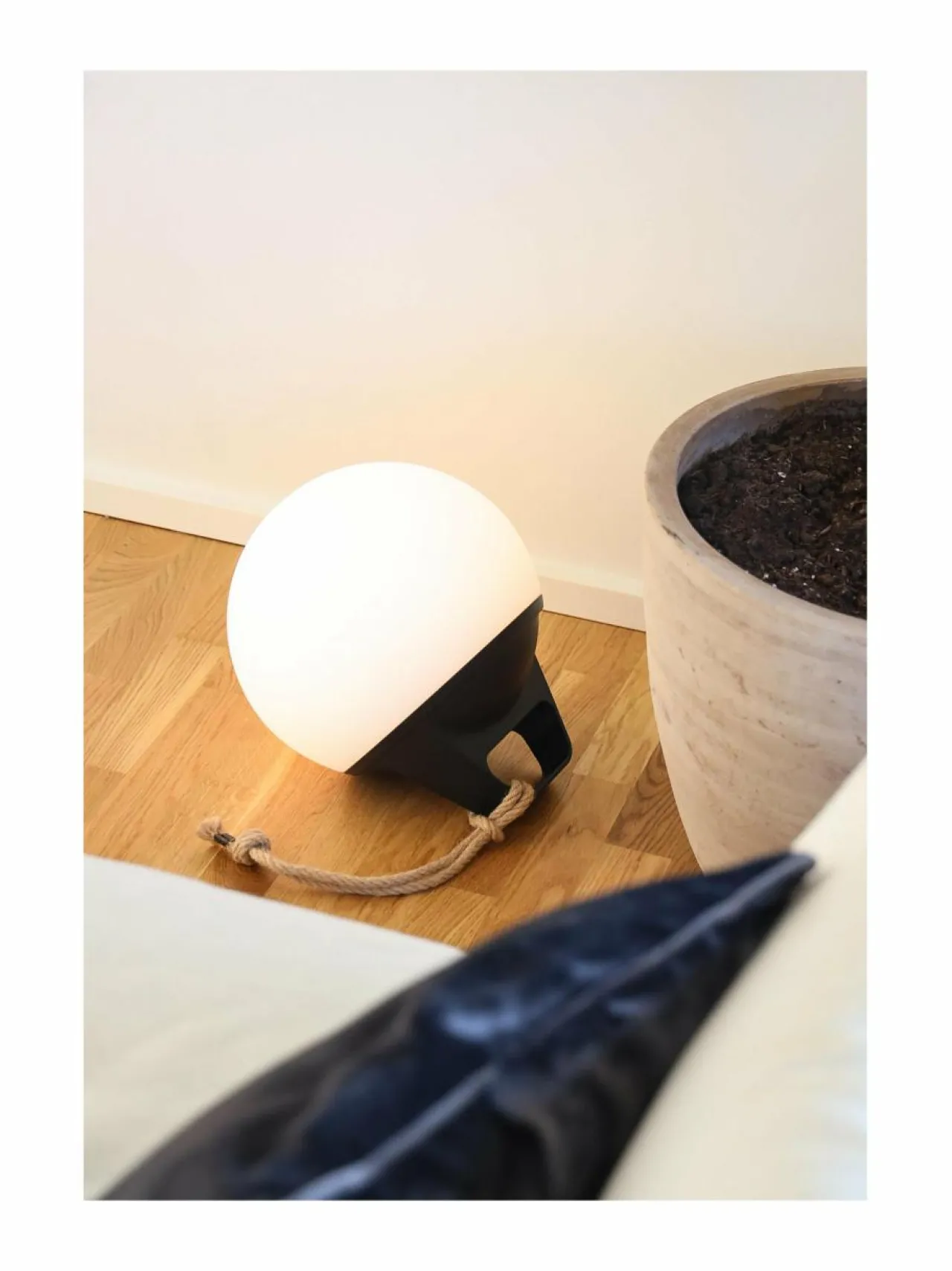 Sisustusvalosarjat|SACKit 250 - johdoton valaisin 30 cm WHITE