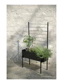 Ruukut & Istutusastiat|Eva Solo Outdoor Simply Grow tuki kasvilaatikoihin MUSTA