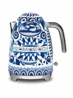 Kahvin- & Vedenkeittimet|Smeg x Dolce & Gabbana "Blu Mediterraneo" -vedenkeitin, 1.7L WHITE & BLUE