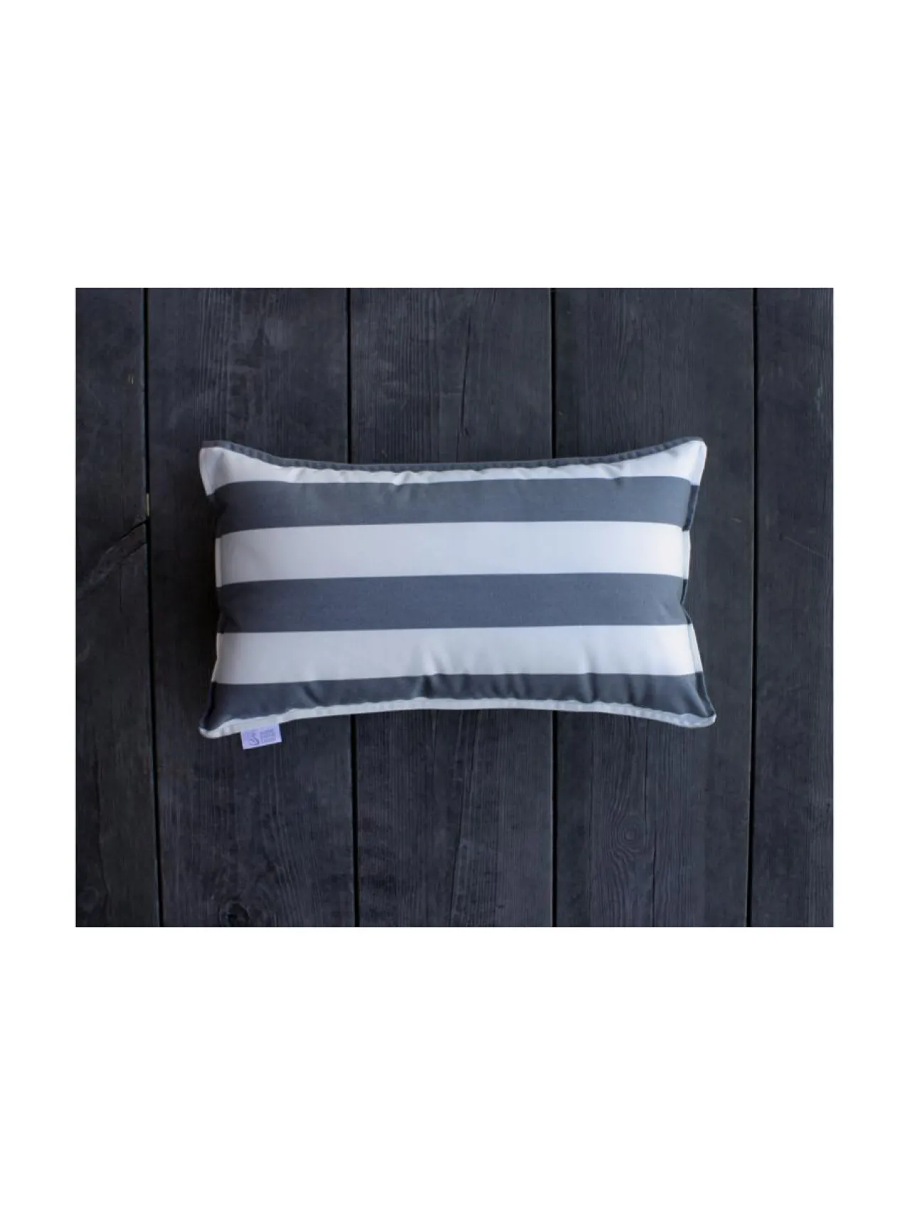 Säkkituolit|Nordic Swan Living Syli- säänkestävä sisustustyyny TUMMANHARMAA