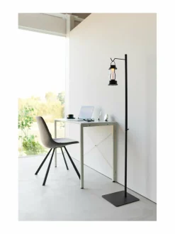 Säilytys|Yamazaki Tower- säädettävä lyhtyteline 80 cm BLACK