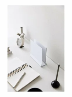 Säilytys|Yamazaki Tower Slim - pystyteline kannettavalle tietokoneelle WHITE