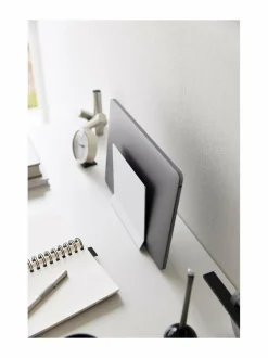 Säilytys|Yamazaki Tower Slim - pystyteline kannettavalle tietokoneelle WHITE