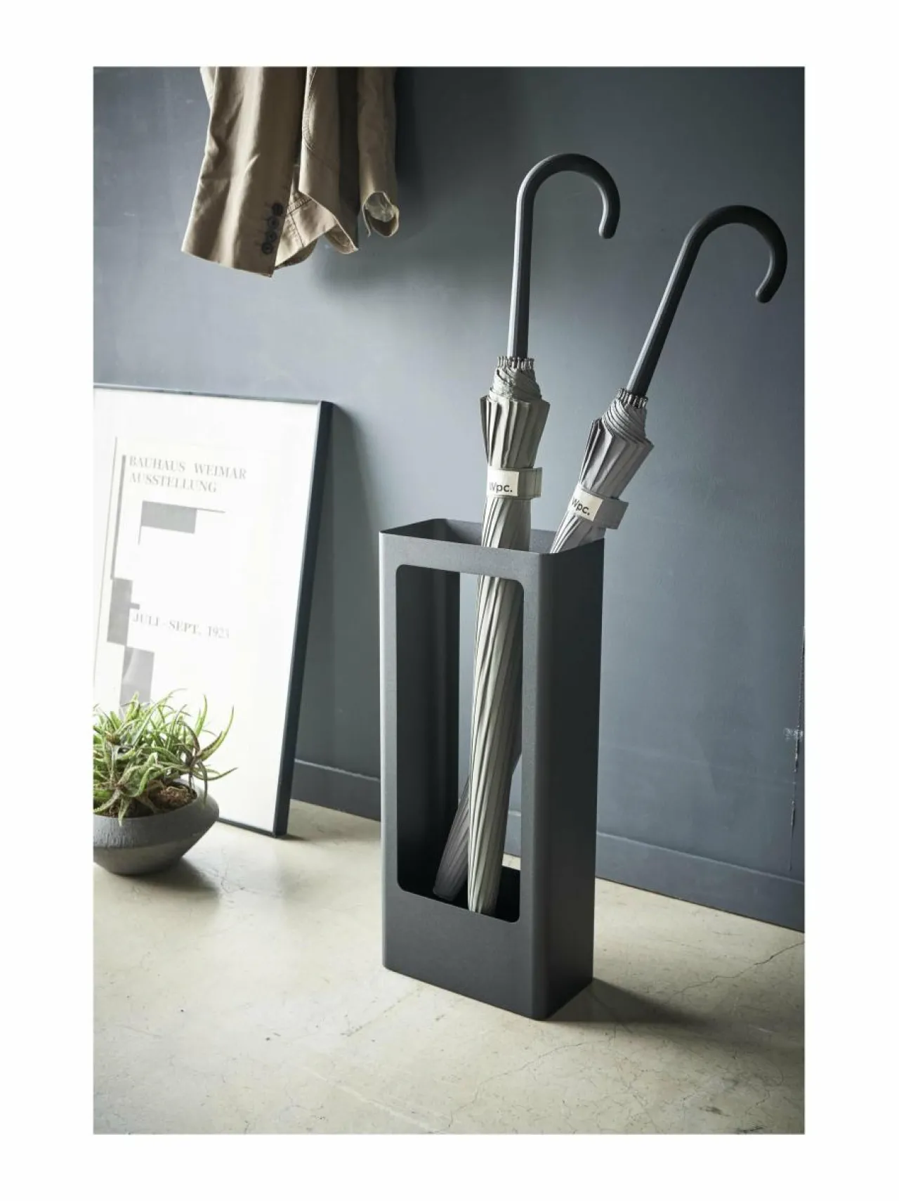 Säilytys|Yamazaki Tower Slim -sateenvarjoteline 22 x 12 x 50 cm BLACK