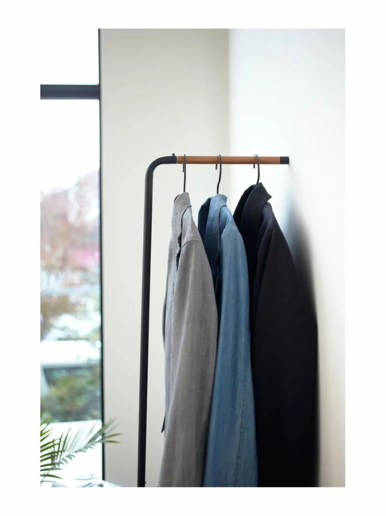 Säilytys|Yamazaki Tower Slim -vaateteline 160 x 38,5 x 42 cm BLACK