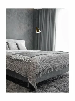 Lattiavalaisimet|Design by Grönlund Vigo-lattiavalaisin 156 cm 05 BLACK / ANTIQUE BRASS